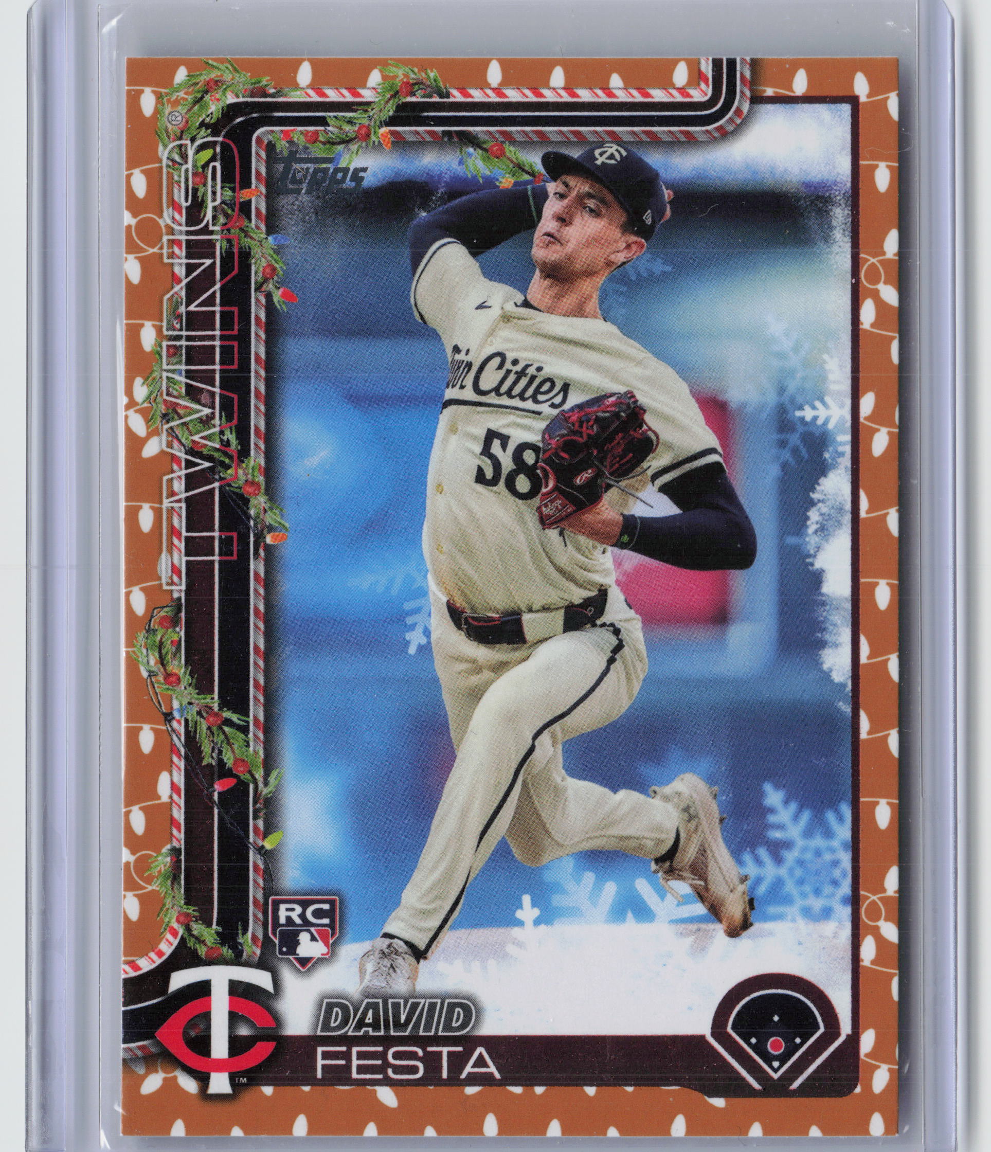 2025 Topps Holiday #H78 David Festa Gold Holiday Lights